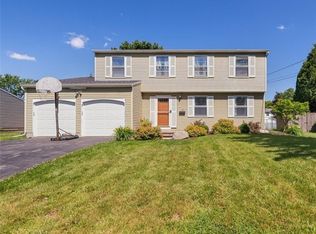 5 Lowell Rd, Liverpool, NY 13090