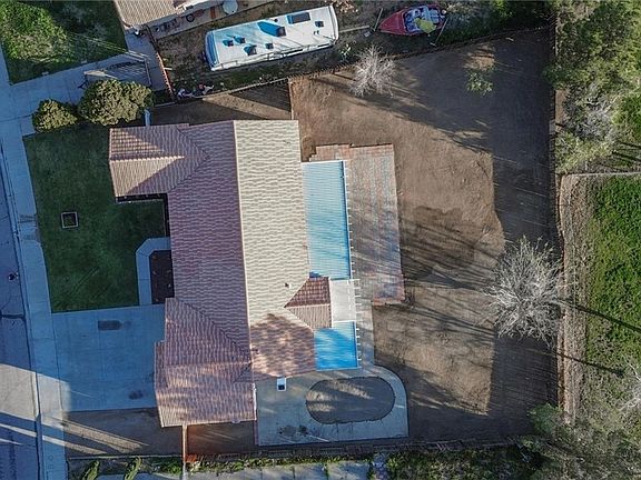 3rd image of 12993 Sundown Rd