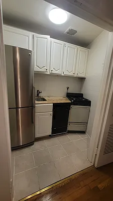 Rented by ONE Manhattan Real Estate | media 3
