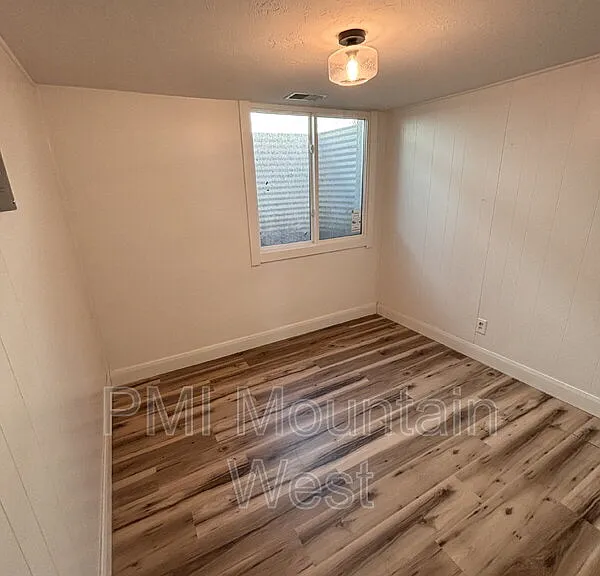 724 N 1200 E — Photo 7