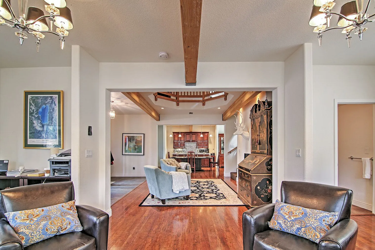 2 bed, 2.0 bath, 2034 sqft, $6,031 — Photo 4