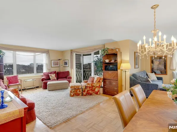 2000 Linwood Ave APT 5A, Fort Lee, NJ 07024