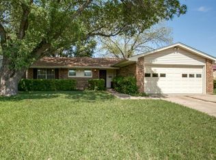 1526 Heritage Dr, Garland, TX 75043