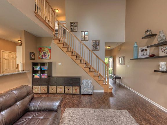 3rd image of 5434 Victoria Pl