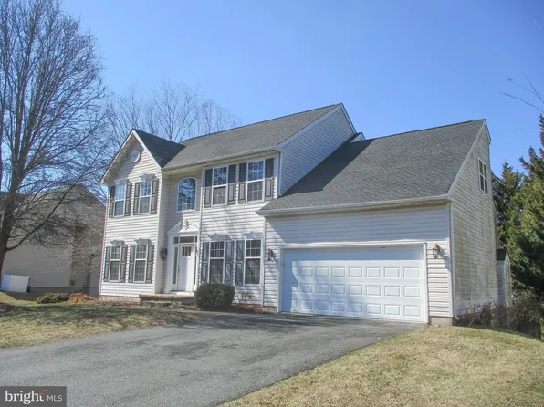 6 Whirlaway Dr, Bear, DE 19701