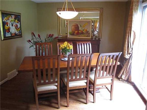 4th image of 23 Burnley Rise