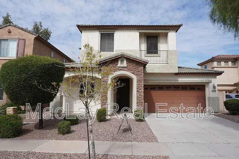 3 bed, 3.0 bath, 1828 sqft, $2,200 — Photo 3