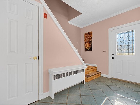 4th image of 8 Garrett Place