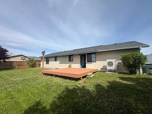 7410 W Walnut St Photo 1