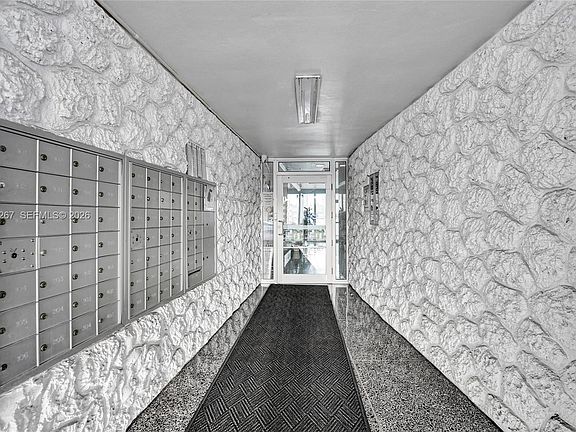 5th image of 430 Golden Isles Dr APT 201
