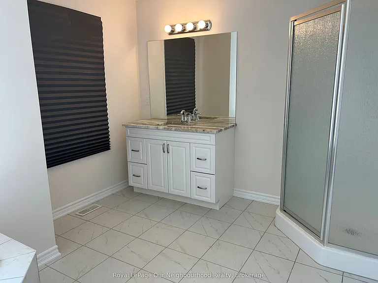 484 Joseph Gale St — Photo 12