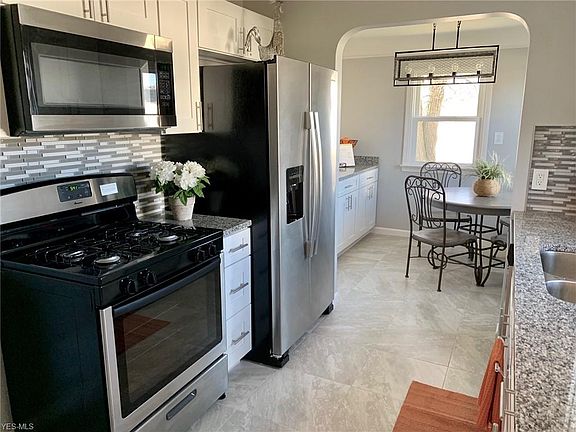 3rd image of 7902 Bertha Ave