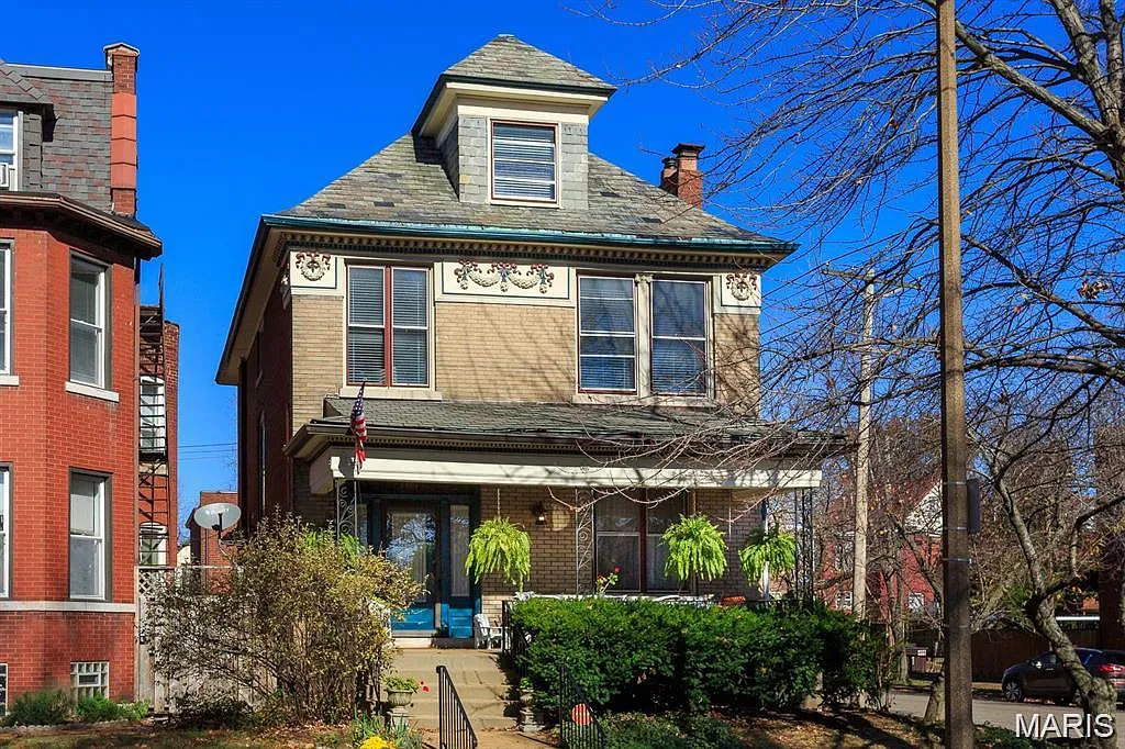 3401 Pestalozzi St photo 1