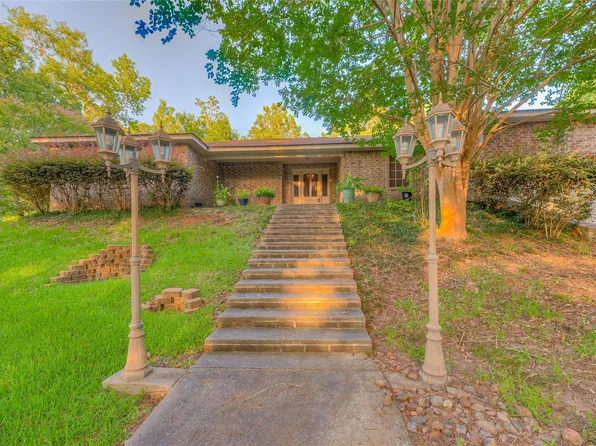 156 Magnolia Bend Dr, Livingston, TX 77351