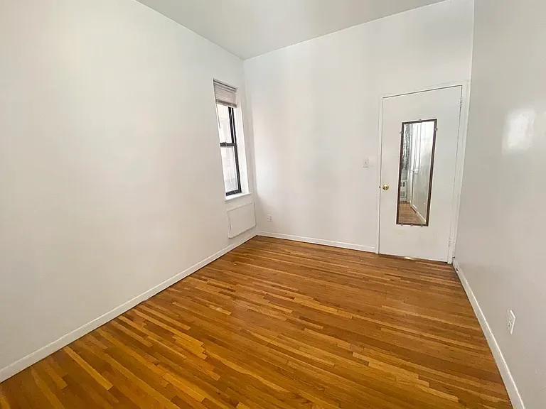 205 E 14th St #2D — Photo 5