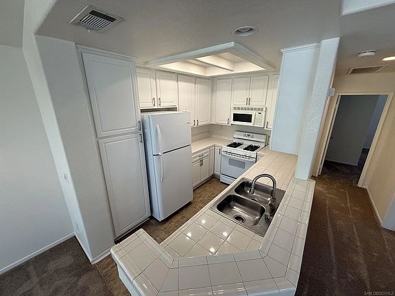 3rd image of 11370 Camino Playa Cancun Unit 1