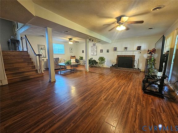 2nd image of 703 Wales Dr