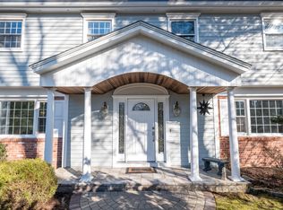 29 Jericho Dr, Old Lyme, CT 06371