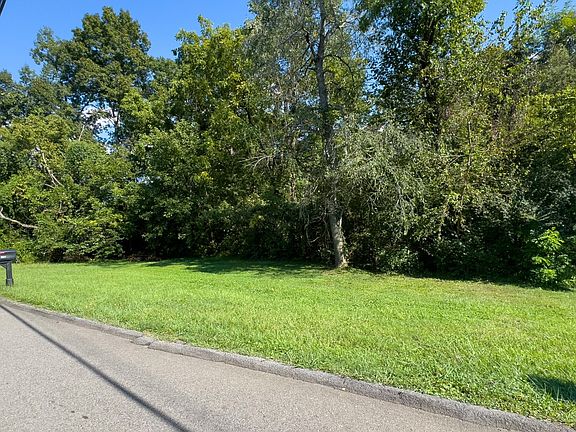 2nd image of 1808 S Hills Dr Lot 10