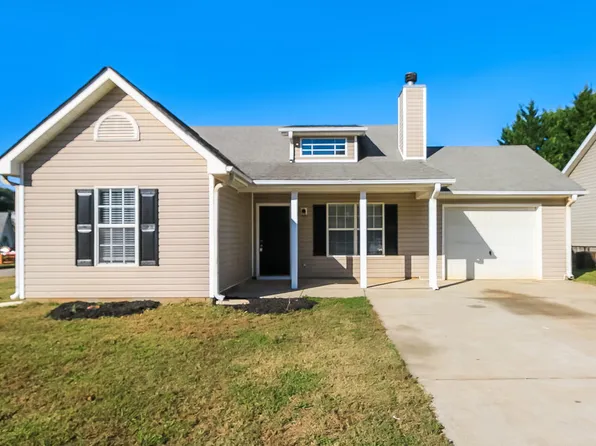 1299 N Hampton Dr, Hampton, GA 30228