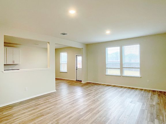 3rd image of 155 Bromeliad Dr