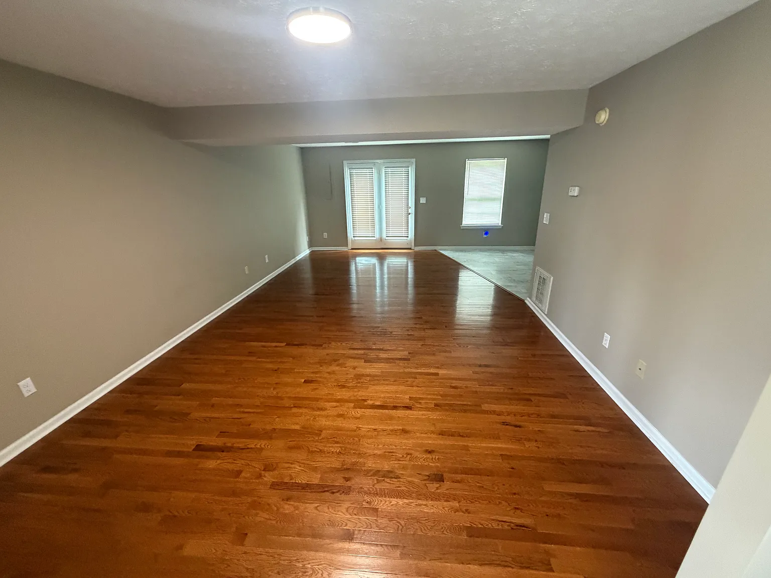 3 bed, 2.5 bath, 1500 sqft, $1,650 — Photo 2