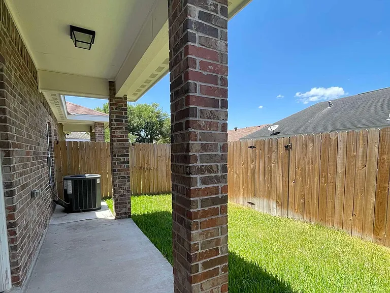 Fairway Dr — Photo 16
