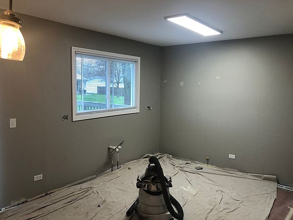 2nd image of 30W071 Glenhurst Ct