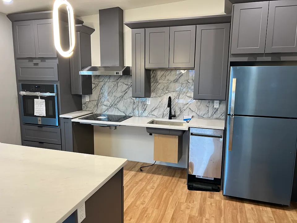 60 Prince St #32