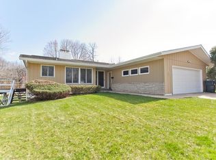 371 Eastland Dr SE, Cedar Rapids, IA 52403