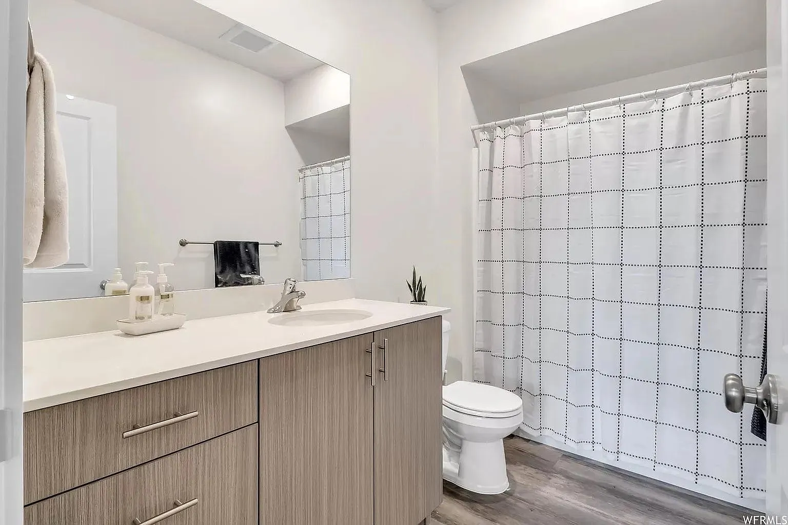 2 bed, 1080 sqft, $1,545 — Photo 4