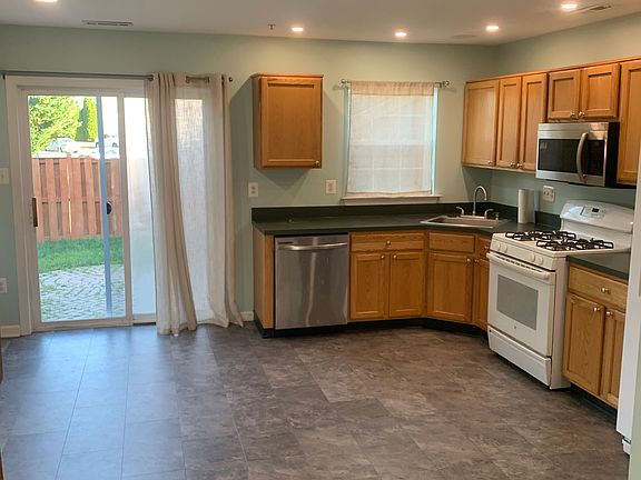 4th image of 617 Hollowstone Rd