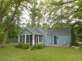 996 Woodworth St NE, Grand Rapids, MI 49525