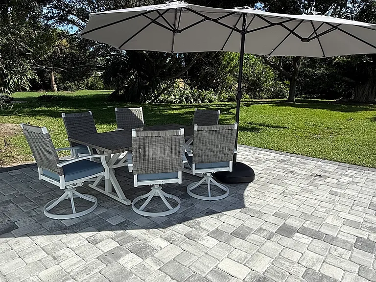 4439 Saxon Dr — Photo 23
