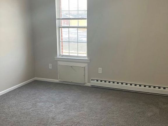 3rd image of 620-640 W Brookdale St #640-3