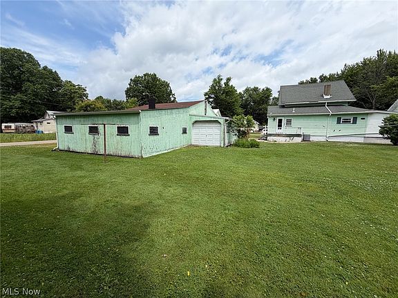 4th image of 22177 Alden Ave