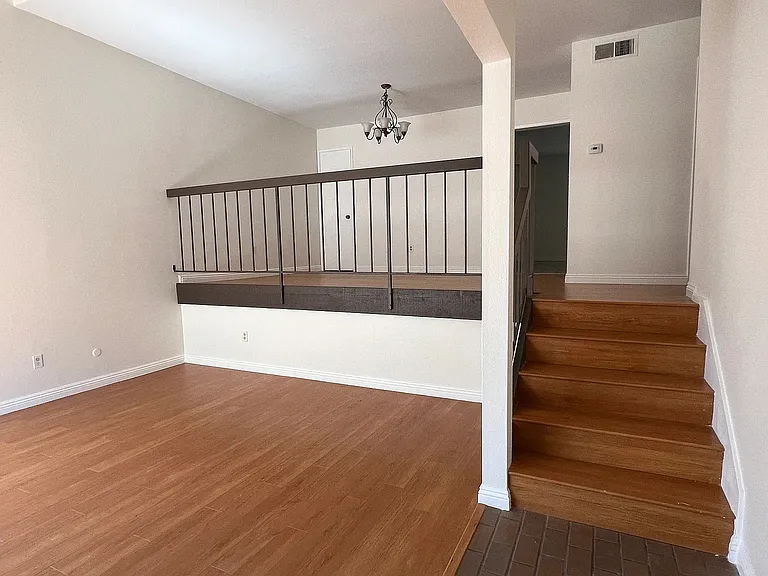 598 W Huntington Dr #K — Photo 8