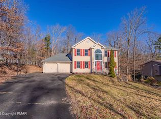 126 Pasquin Dr, East Stroudsburg, PA 18301