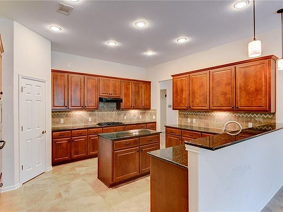 3rd image of 9704 Spanish Wells Dr