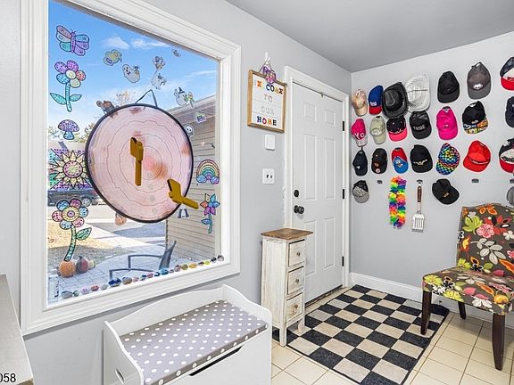 4th image of 21 Sherwood Ct