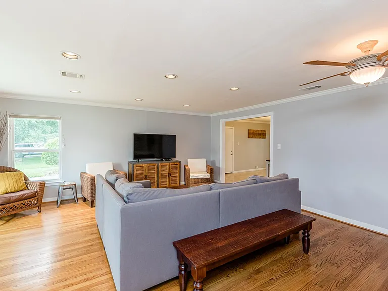 8323 Lorrie Dr — Photo 9