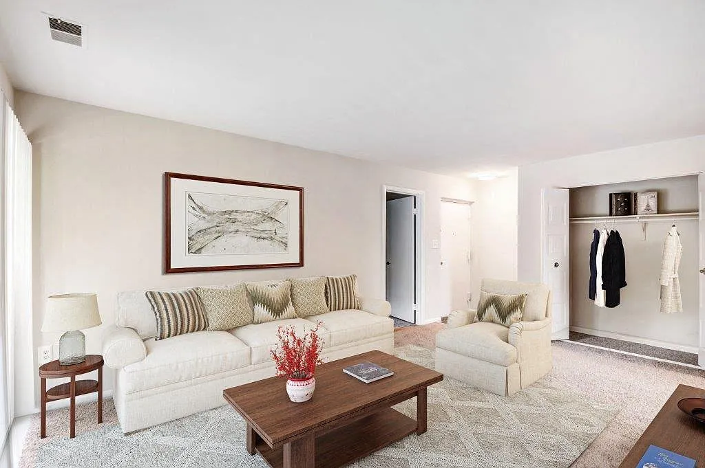 Montgomery Trace Apartment Homes — Photo 4