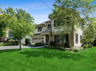 8 Hamilton Rd, Scarsdale, NY 10583