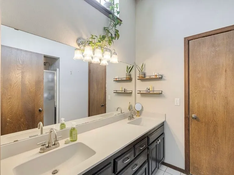 7613 Maehs Cir — Photo 14