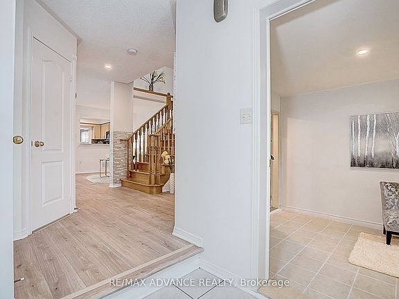 4th image of 140 W Vanguard Rd