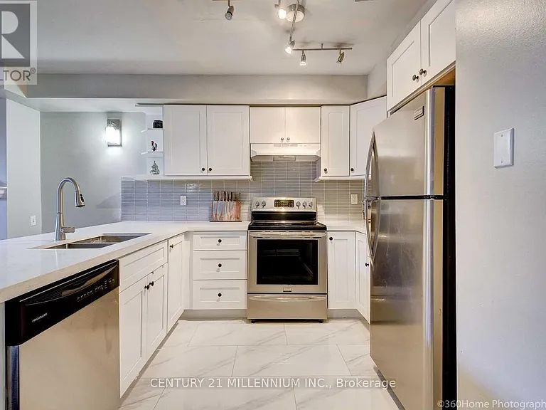78 B Coxwell Ave #A — Photo 4