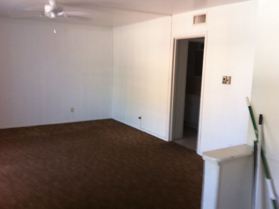 1st image of 906 Grant St #112