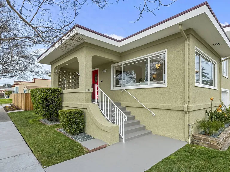 Exterior - corner lot!