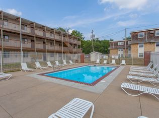 1306 34th St APT 48, Des Moines, IA 50311