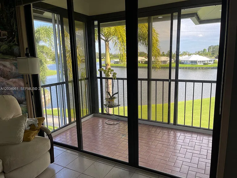 181 Atlantis Blvd #E — Photo 10